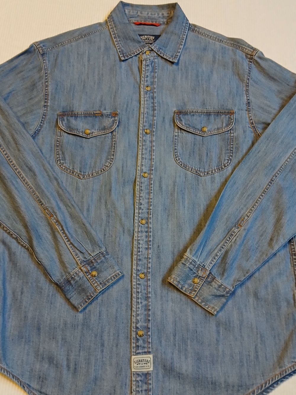 Signature by Levi Strauss & Co. Men’s Medium Denim Western Shirt Med Wash NWOT
